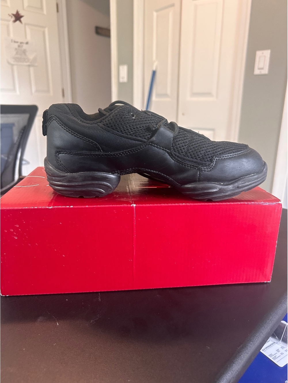 Capezio Dansneaker Fierce DS11 Black Sneakers Size 7.5M